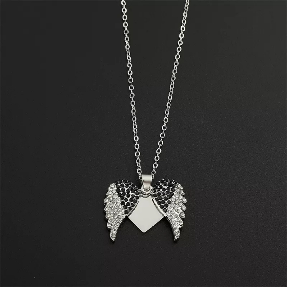 Silver Wings love heart Necklace.